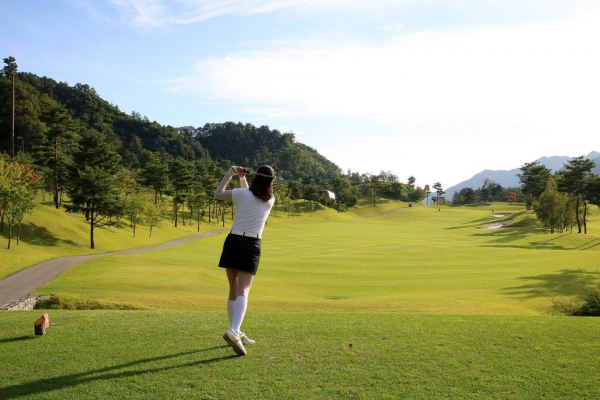 Banner Phim Khi Phụ Nữ Chơi Golf (골프하는 여자들)