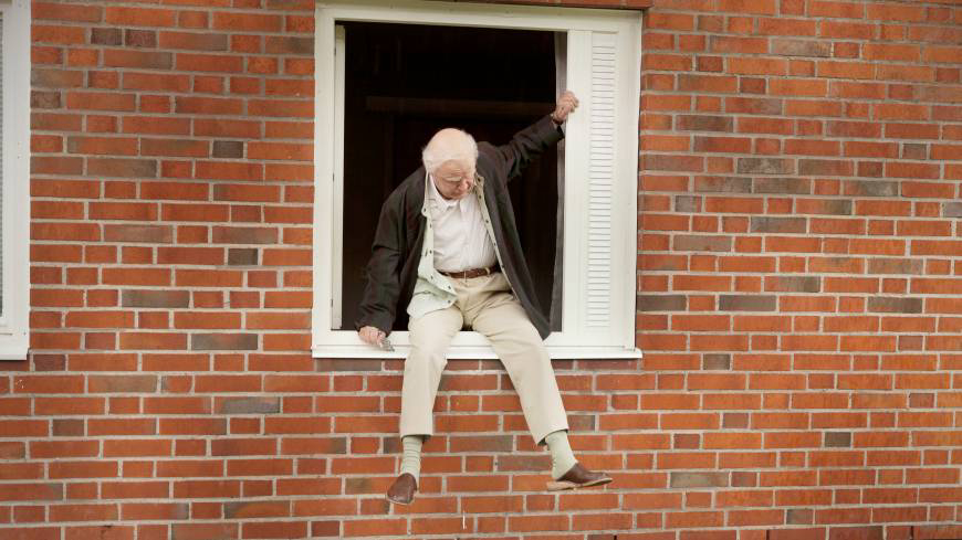 Banner Phim Ông Trăm Tuổi Trèo Qua Cửa Sổ Và Biến Mất (The 100 Year-Old Man Who Climbed Out the Window and Disappeared)